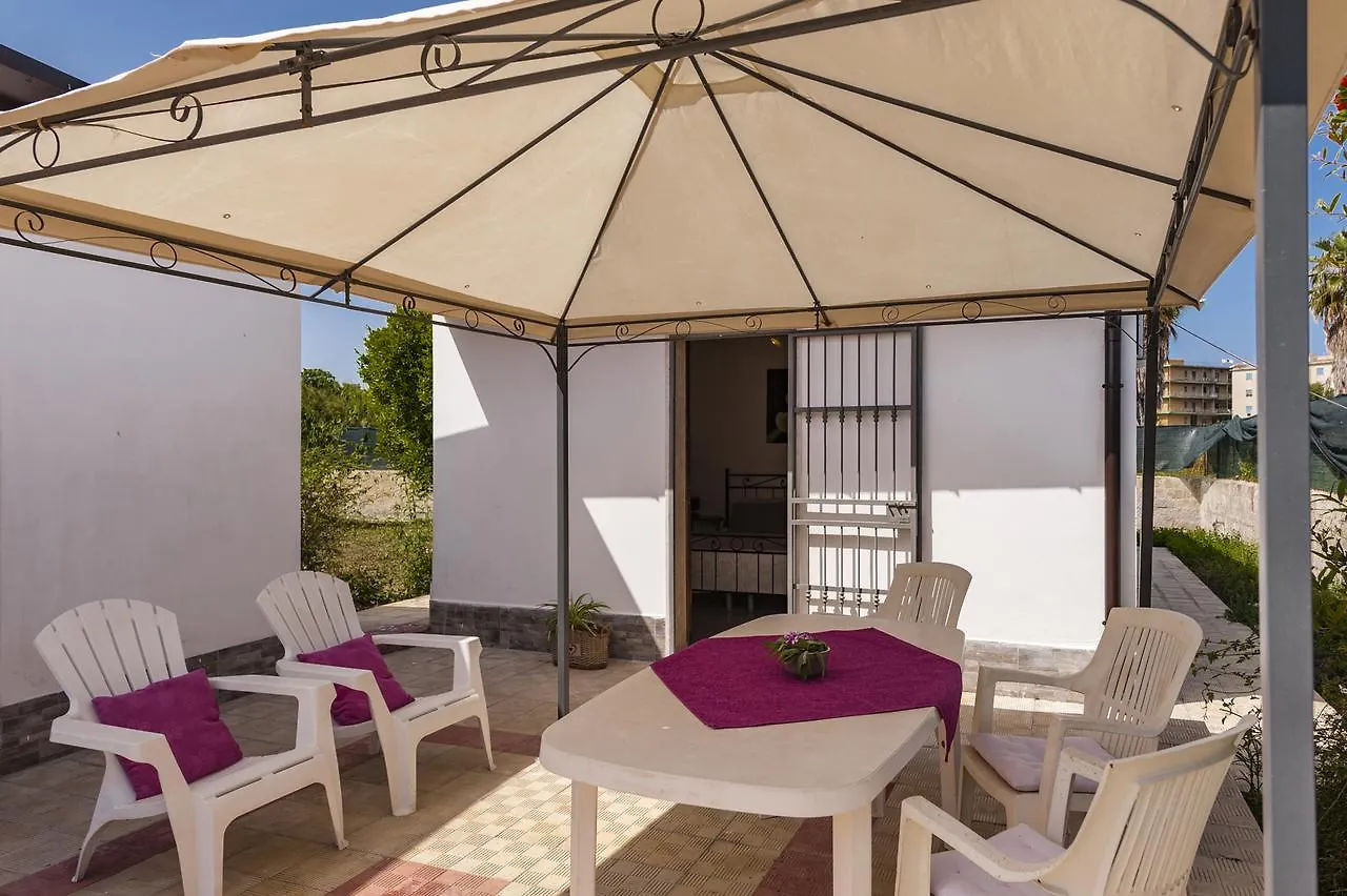 Ferienhaus Giardino Del Teatro, Casa Vacanze Immersa Nel Verde Syrakus